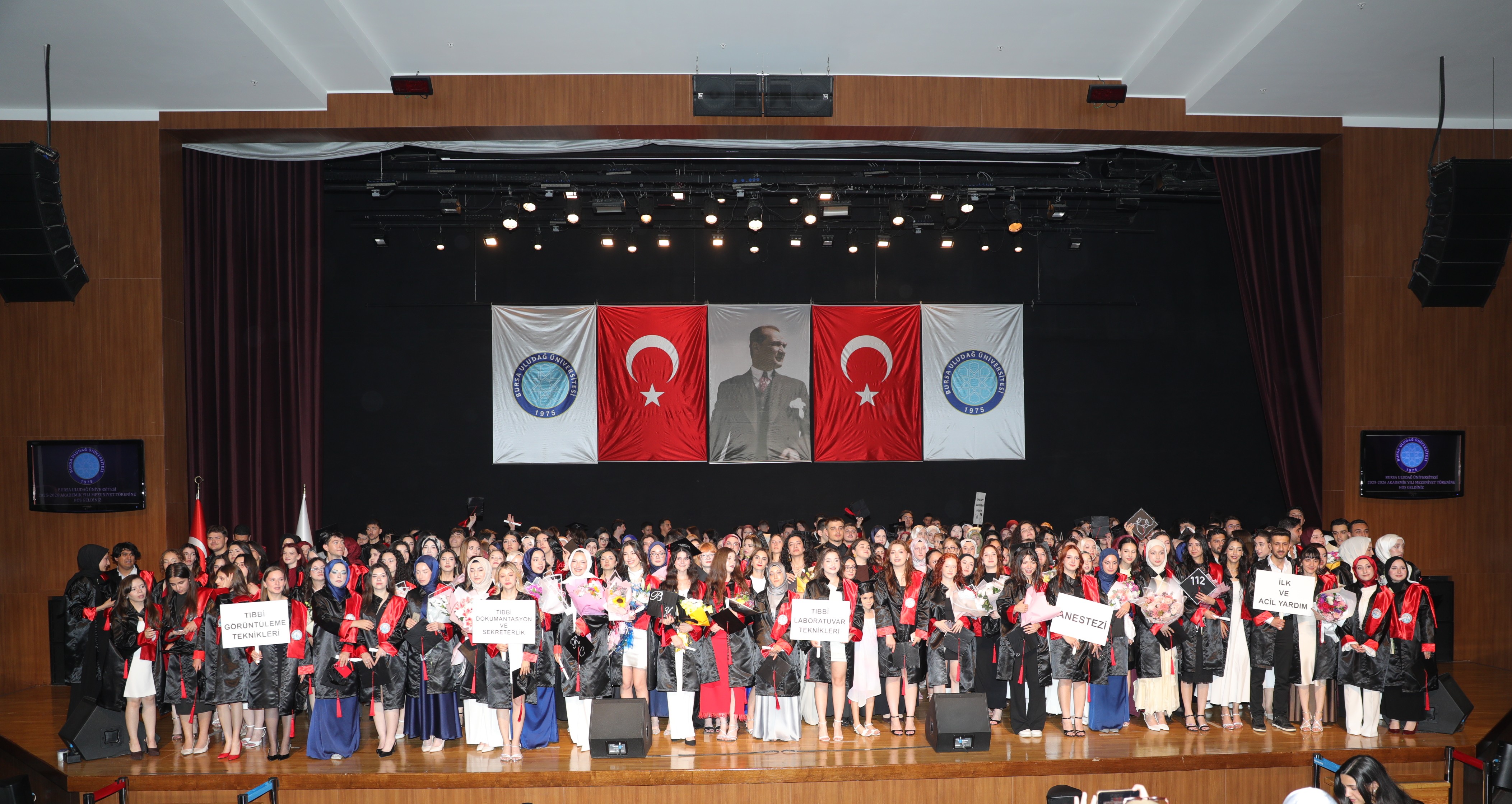 MESLEK YÜKSEKOKULUMUZDA 2026 MEZUNİYET SEVİNCİ